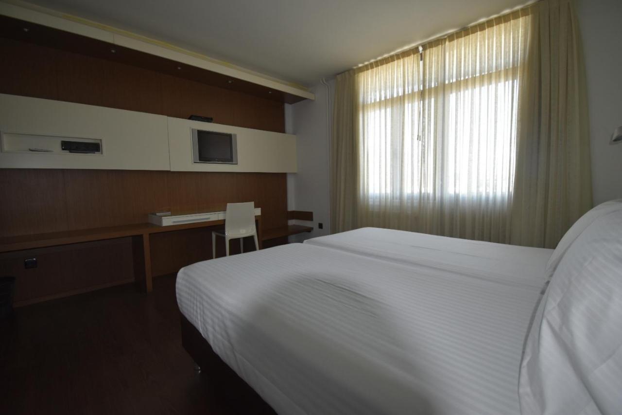 Hotel Los Angeles Guarnizo Exterior photo